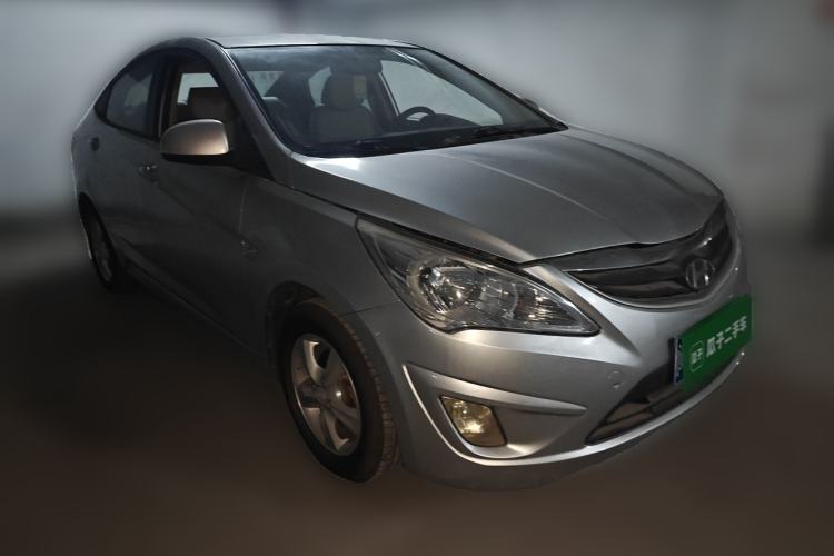 Used Hyundai Verna (older generation) 2010 Sedan 1.4L Manual Comfort GS Front Right 45 Deg