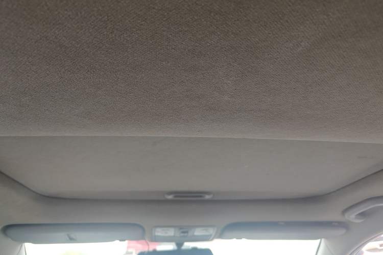 Used Hyundai Verna (older generation) 2010 Sedan 1.4L Automatic Fashionable GT Model Headliner