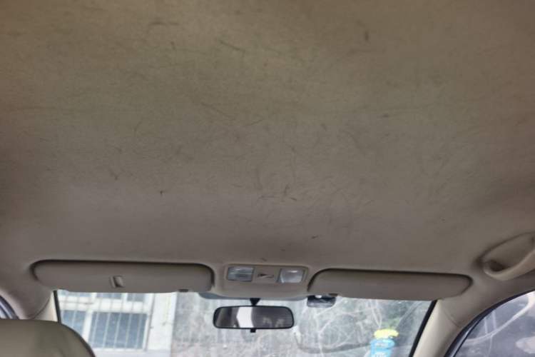 Used Hyundai Verna (older generation) 2010 Sedan 1.4L Manual Standard GL Model Headliner