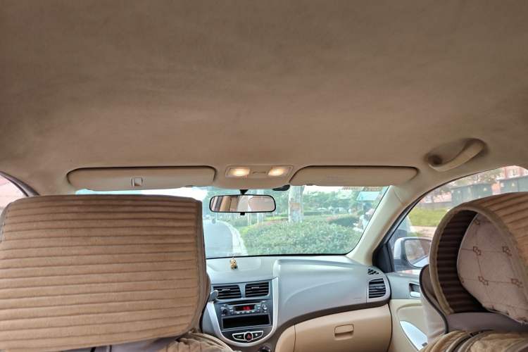 Used Hyundai Verna (older generation) 2010 Sedan 1.4L Manual BLUE Model Headliner
