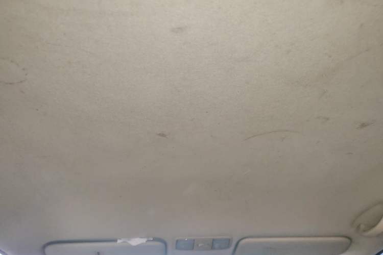 Used Hyundai Verna (older generation) 2010 Sedan 1.4L Automatic Comfort Model GS Headliner