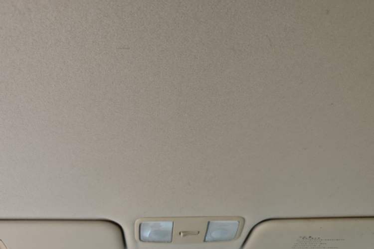 Used Hyundai Verna (older generation) 2010 Sedan 1.4L Automatic Comfort Model GS Headliner