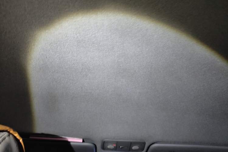 Used Hyundai Verna (older generation) 2010 Sedan 1.4L Manual Comfort GS Headliner