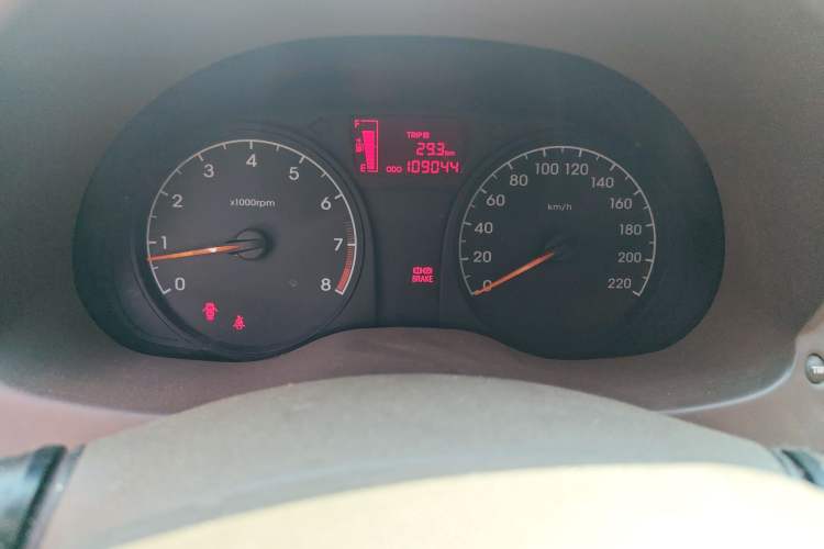 Used Hyundai Verna (older generation) 2010 Sedan 1.4L Manual Comfort GS Instrument Cluster