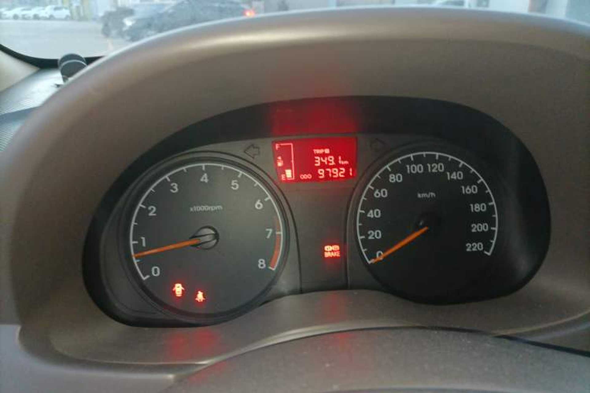 Used Hyundai Verna (older generation) 2010 Sedan 1.4L Manual Comfort GS Instrument Cluster