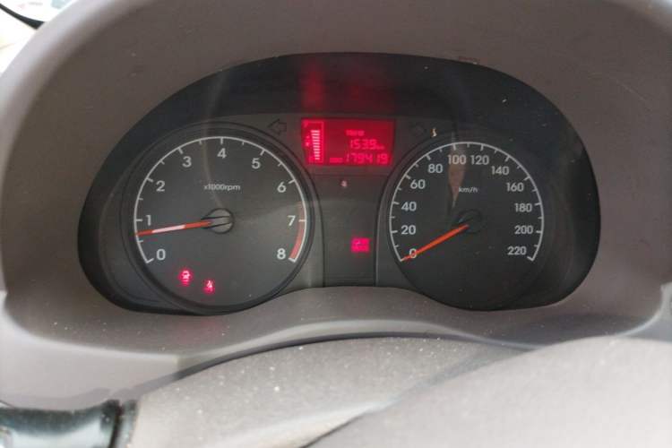 Used Hyundai Verna (older generation) 2010 Sedan 1.4L Manual Comfort GS Instrument Cluster