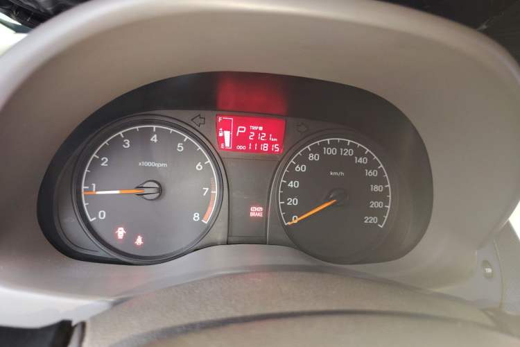 Used Hyundai Verna (older generation) 2010 Sedan 1.4L Automatic Comfort Model GS Instrument Cluster