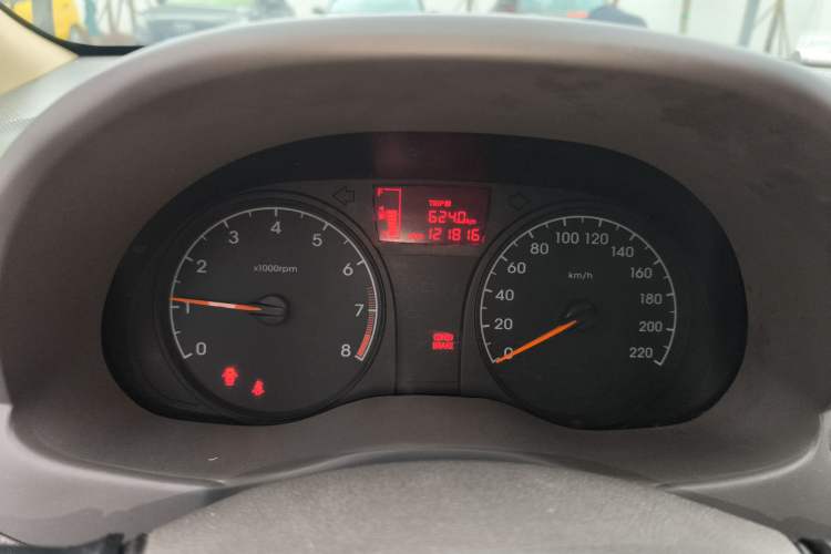 Used Hyundai Verna (older generation) 2010 Sedan 1.4L Manual Comfort GS Instrument Cluster