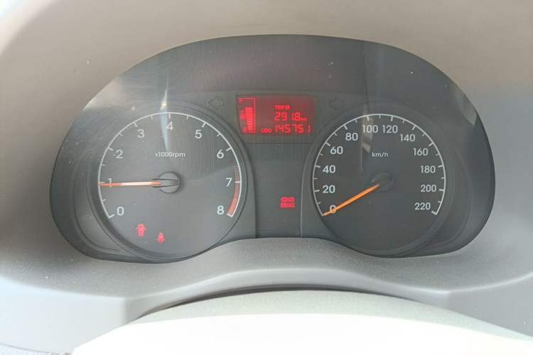 Used Hyundai Verna (older generation) 2010 Sedan 1.4L Manual Standard GL Model Instrument Cluster