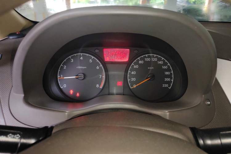 Used Hyundai Verna (older generation) 2010 Sedan 1.4L Automatic Comfort Model GS Instrument Cluster
