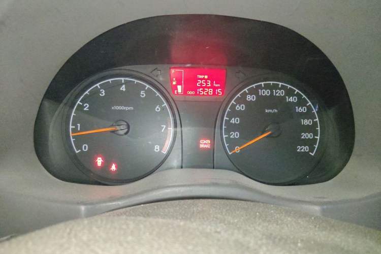 Used Hyundai Verna (older generation) 2010 Sedan 1.4L Manual Comfort GS Instrument Cluster