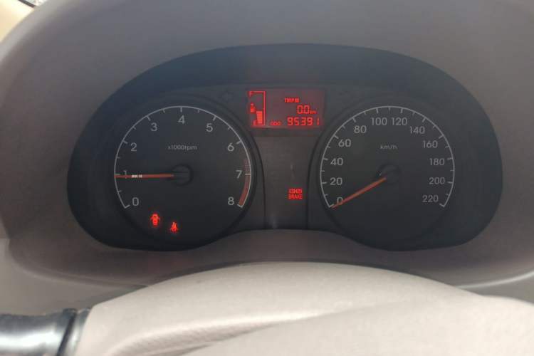 Used Hyundai Verna (older generation) 2010 Sedan 1.4L Manual Comfort GS Instrument Cluster