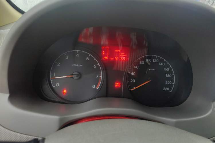 Used Hyundai Verna (older generation) 2010 Sedan 1.4L Manual Comfort GS Instrument Cluster