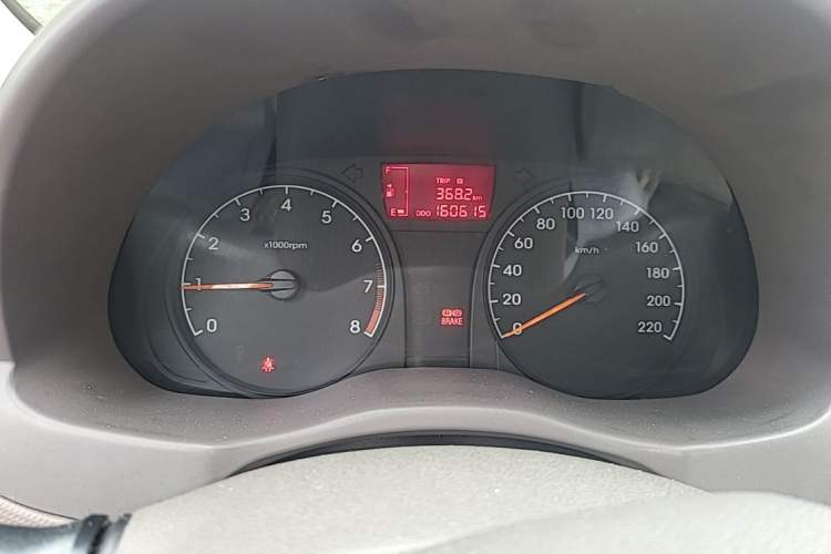Used Hyundai Verna (older generation) 2010 Sedan 1.4L Manual Comfort GS Instrument Cluster