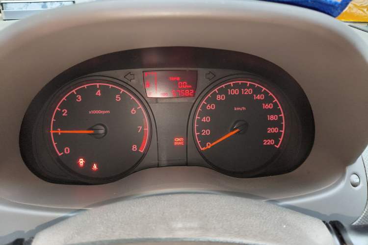 Used Hyundai Verna (older generation) 2010 Sedan 1.4L Manual Comfort GS Instrument Cluster
