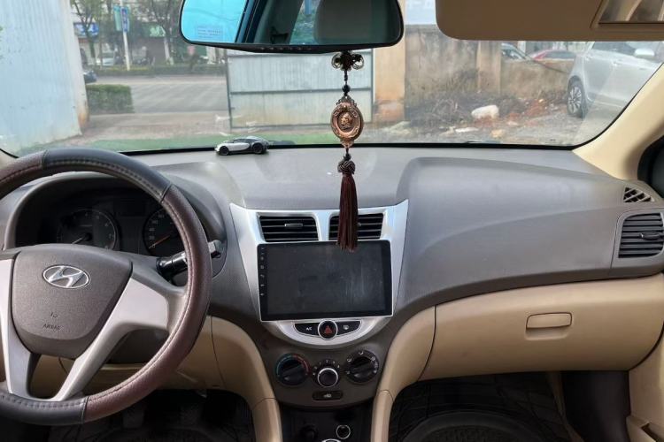 Used Hyundai Verna (older generation) 2010 Sedan 1.4L Manual Comfort GS Interior 1