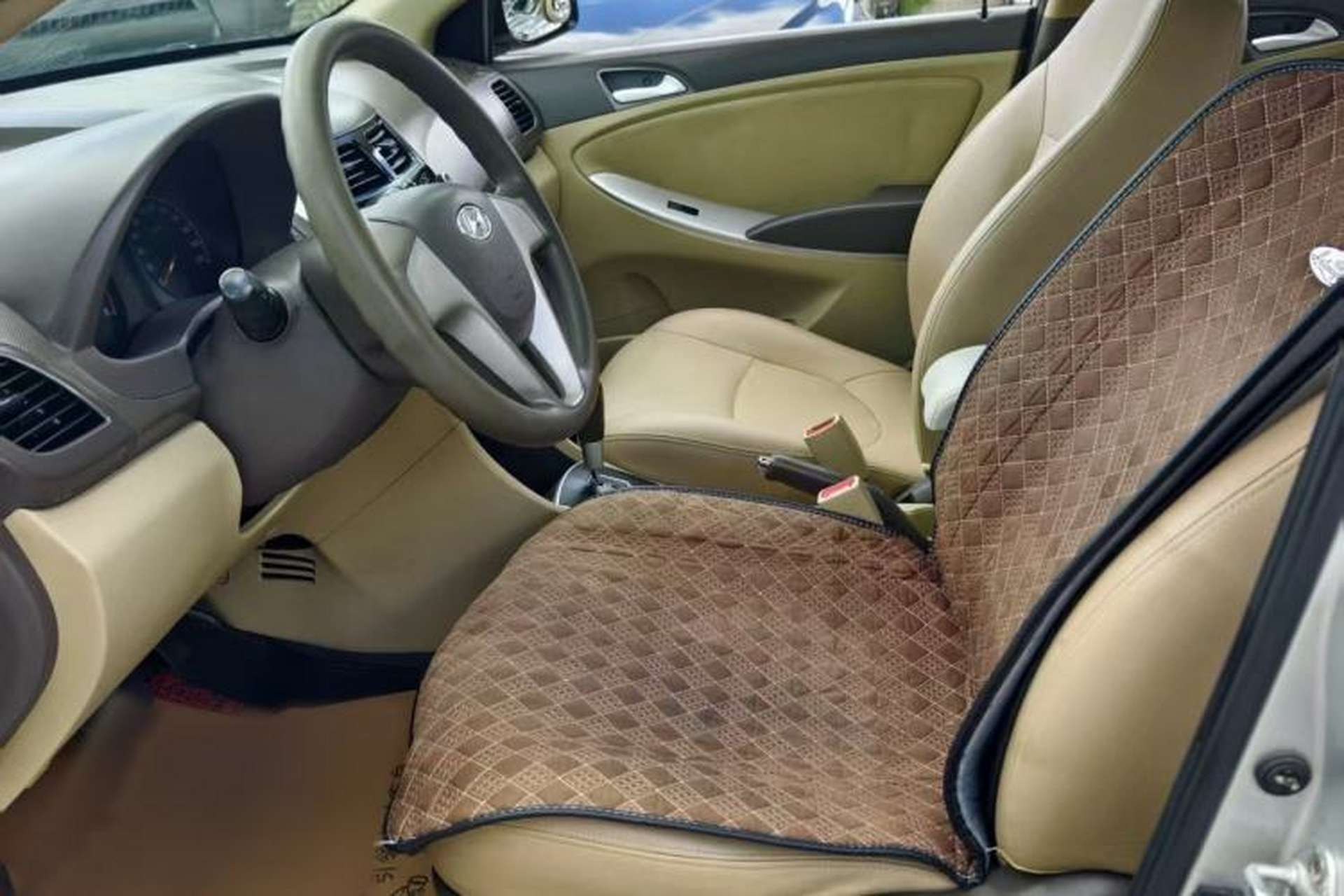 Used Hyundai Verna (older generation) 2010 Sedan 1.4L Automatic Comfort Model GS Interior 1