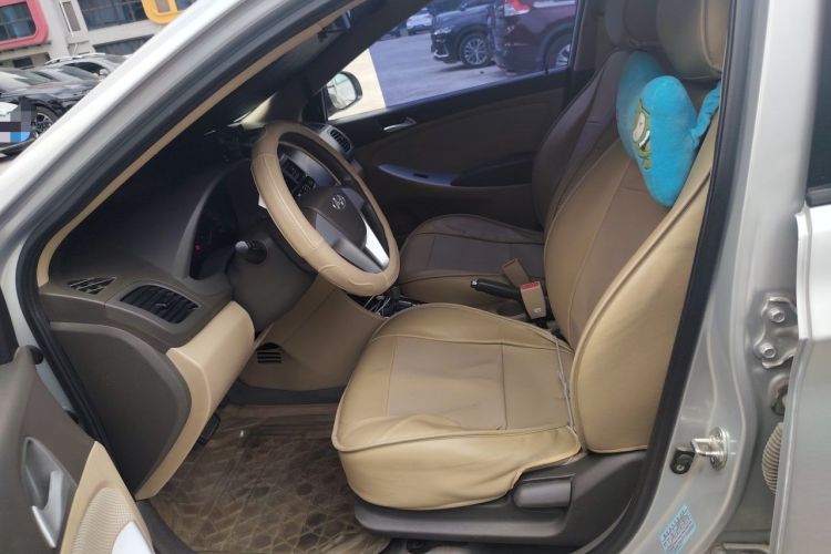 Used Hyundai Verna (older generation) 2010 Sedan 1.4L Automatic Comfort Model GS Left Front Seat