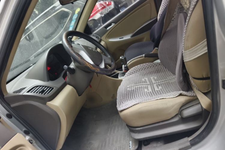 Used Hyundai Verna (older generation) 2010 Sedan 1.4L Manual Standard GL Model Left Front Seat