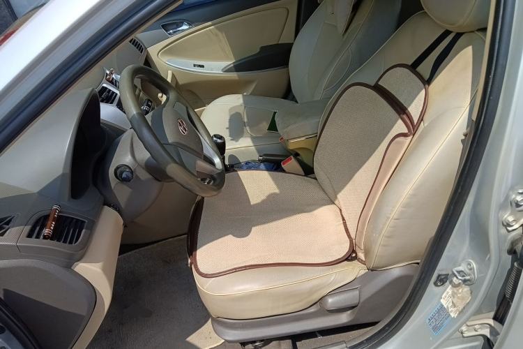 Used Hyundai Verna (older generation) 2010 Sedan 1.4L Manual Standard GL Model Left Front Seat