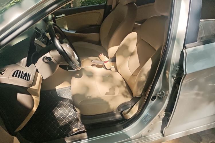 Used Hyundai Verna (older generation) 2010 Sedan 1.4L Manual Standard GL Model Left Front Seat