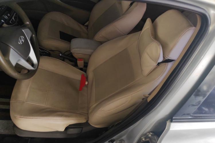 Used Hyundai Verna (older generation) 2010 Sedan 1.4L Automatic Comfort Model GS Left Front Seat