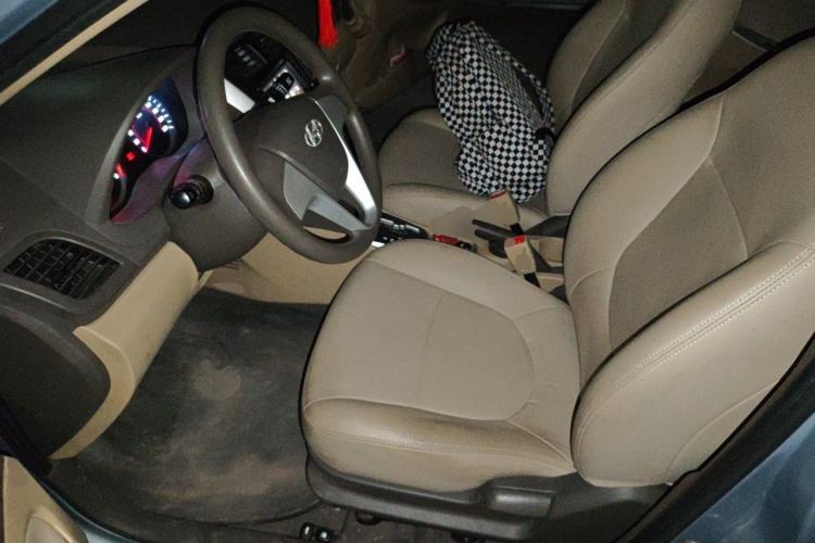 Used Hyundai Verna (older generation) 2010 Sedan 1.4L Automatic Comfort Model GS Left Front Seat