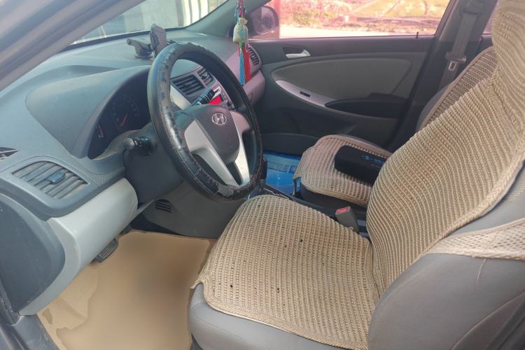 Used Hyundai Verna (older generation) 2010 Sedan 1.4L Automatic Comfort Model GS Left Front Seat