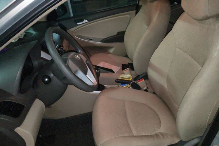 Used Hyundai Verna (older generation) 2010 Sedan 1.4L Manual Standard GL Model Left Front Seat