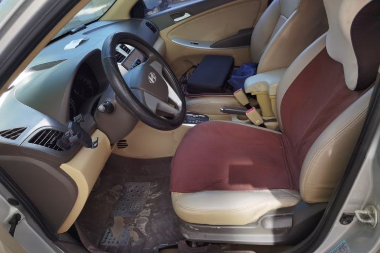 Used Hyundai Verna (older generation) 2010 Sedan 1.4L Automatic Fashionable GT Model Left Front Seat