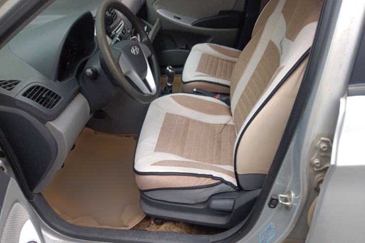 Used Hyundai Verna (older generation) 2010 Sedan 1.4L Manual Standard GL Model Left Front Seat