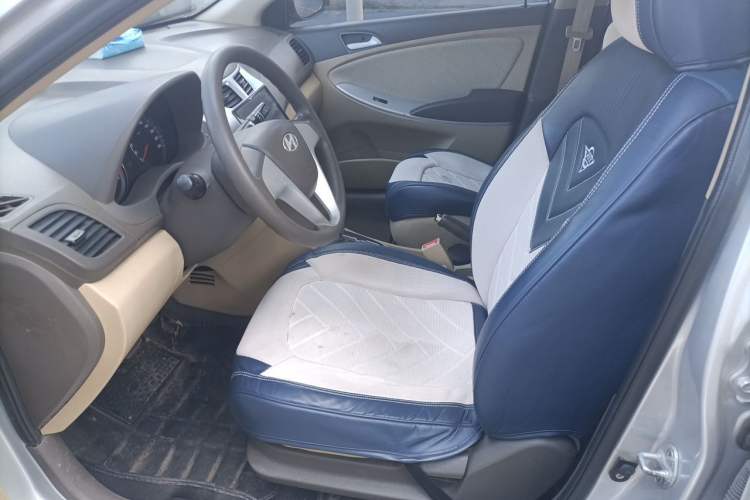 Used Hyundai Verna (older generation) 2010 Sedan 1.4L Automatic Fashionable GT Model Left Front Seat