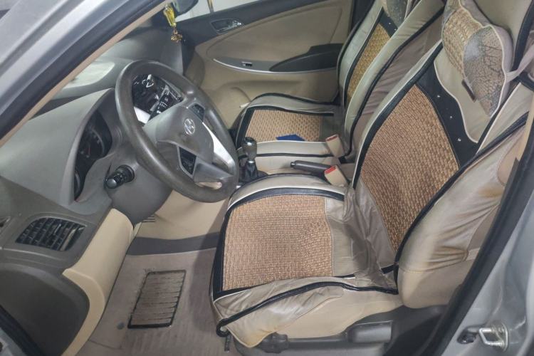 Used Hyundai Verna (older generation) 2010 Sedan 1.4L Manual Luxury GLS Trim Left Front Seat