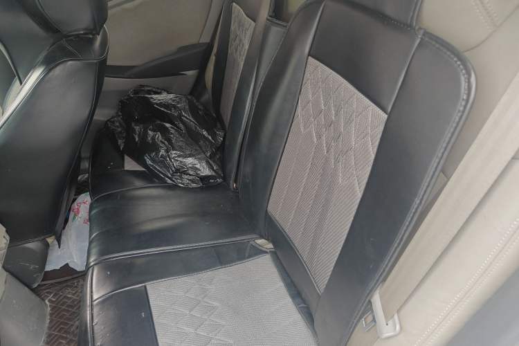 Used Hyundai Verna (older generation) 2010 Sedan 1.4L Automatic Fashionable GT Model Left Rear Seat