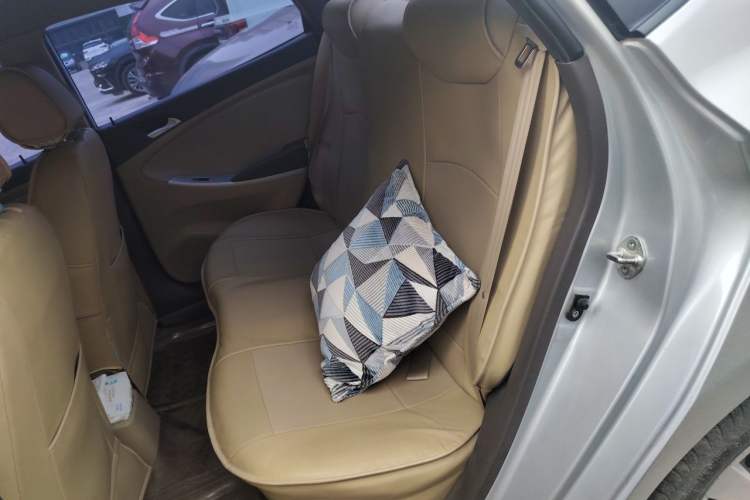 Used Hyundai Verna (older generation) 2010 Sedan 1.4L Automatic Comfort Model GS Left Rear Seat
