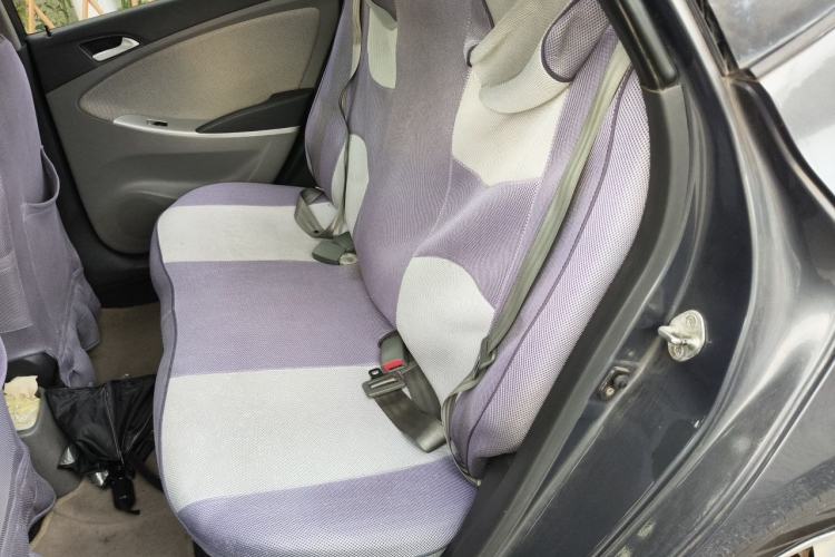 Used Hyundai Verna (older generation) 2010 Sedan 1.4L Manual Comfort GS Left Rear Seat
