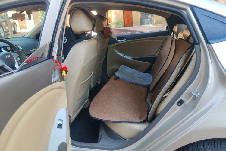 Used Hyundai Verna (older generation) 2010 Sedan 1.4L Automatic Fashionable GT Model Left Rear Seat