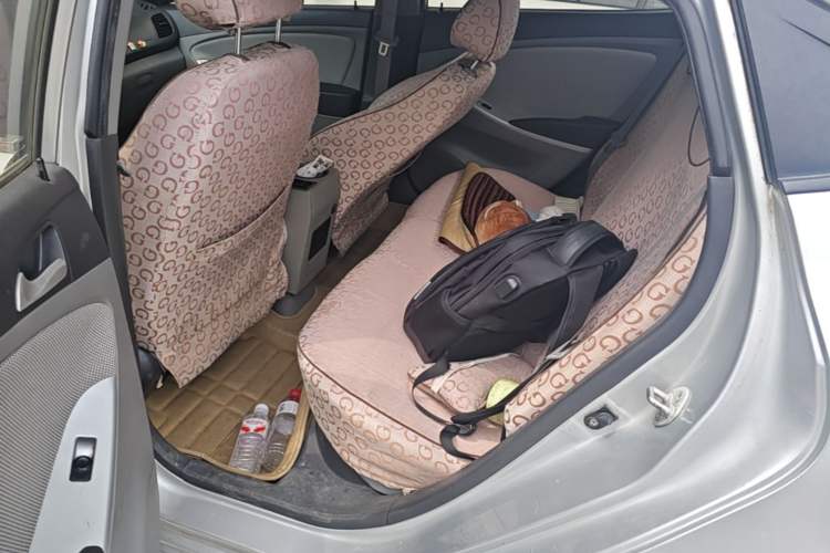 Used Hyundai Verna (older generation) 2010 Sedan 1.4L Automatic Fashionable GT Model Left Rear Seat