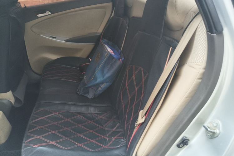 Used Hyundai Verna (older generation) 2010 Sedan 1.4L Automatic Comfort Model GS Left Rear Seat