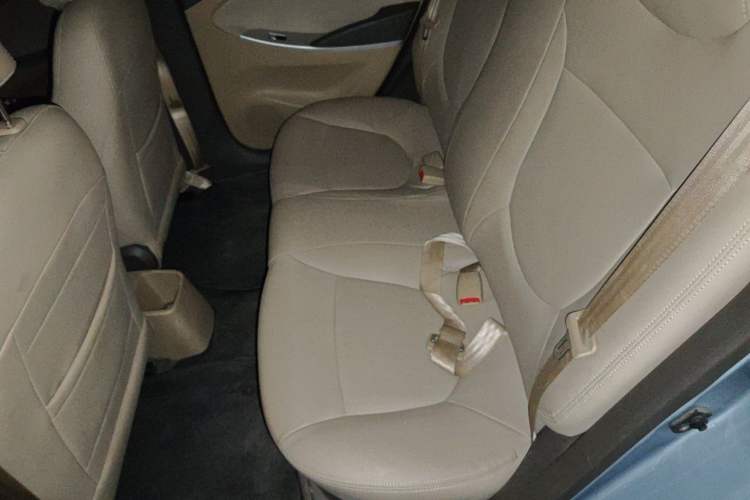 Used Hyundai Verna (older generation) 2010 Sedan 1.4L Automatic Comfort Model GS Left Rear Seat