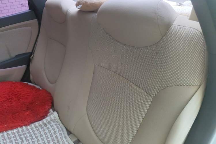 Used Hyundai Verna (older generation) 2010 Sedan 1.4L Manual Comfort GS Left Rear Seat