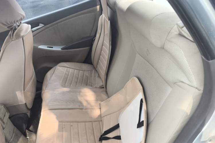 Used Hyundai Verna (older generation) 2010 Sedan 1.4L Manual Comfort GS Left Rear Seat