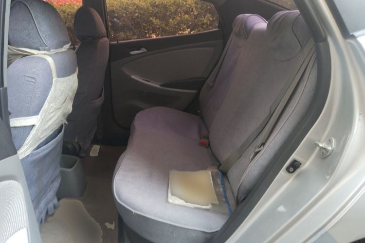 Used Hyundai Verna (older generation) 2010 Sedan 1.4L Manual Comfort GS Left Rear Seat