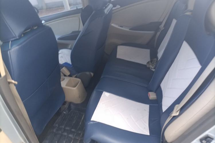 Used Hyundai Verna (older generation) 2010 Sedan 1.4L Automatic Fashionable GT Model Left Rear Seat