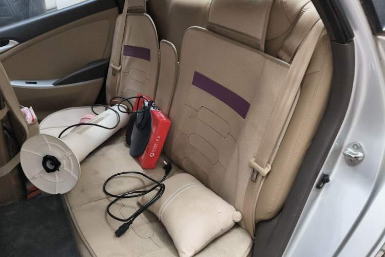 Used Hyundai Verna (older generation) 2010 Sedan 1.4L Manual Comfort GS Left Rear Seat