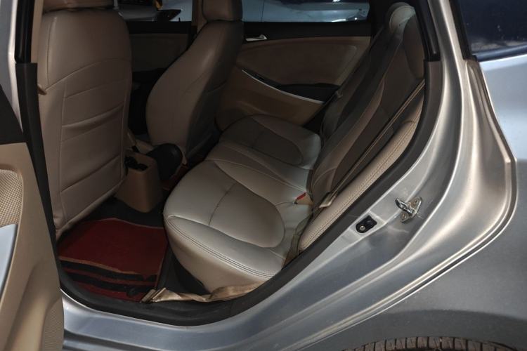 Used Hyundai Verna (older generation) 2010 Sedan 1.4L Manual Comfort GS Left Rear Seat