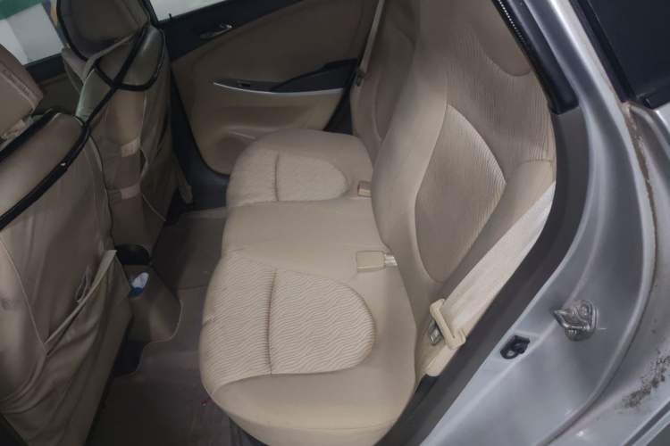 Used Hyundai Verna (older generation) 2010 Sedan 1.4L Manual Luxury GLS Trim Left Rear Seat