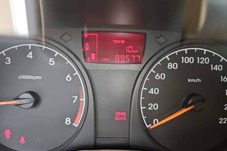 Used Hyundai Verna (older generation) 2010 Sedan 1.4L Manual Comfort GS Odometer Close Up