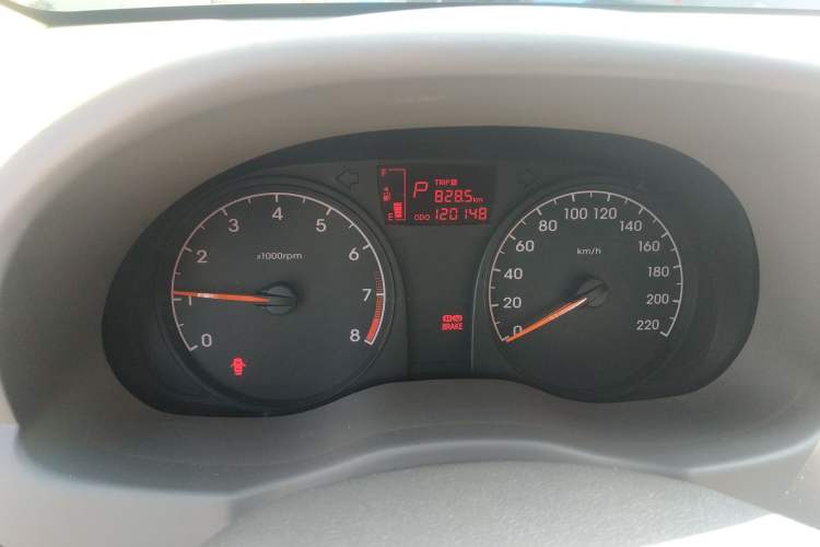 Used Hyundai Verna (older generation) 2010 Sedan 1.4L Automatic Comfort Model GS Odometer Close Up