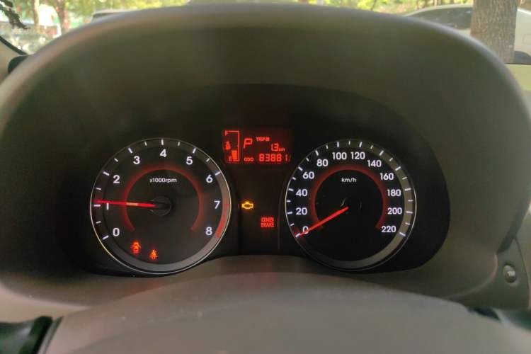 Used Hyundai Verna (older generation) 2010 Sedan 1.4L Automatic Fashionable GT Model Odometer Close Up